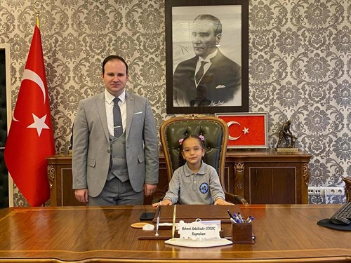 Kaymakamımız Sayın Mehmet Abdulkadir GÜVENÇ Makamını Elif Su EKMEKÇİ'ye Devretti.